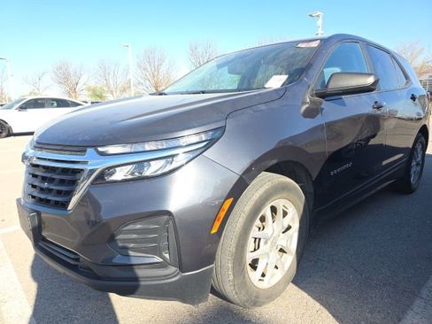 Used 2022 Chevrolet Equinox LS w/ LS Convenience Package image 3