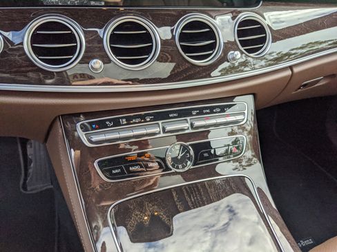 Used 2019 Mercedes-Benz E 300 image 24