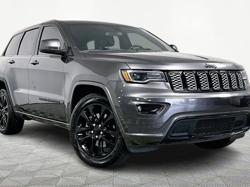 Used 2021 Jeep Grand Cherokee Laredo X image 1