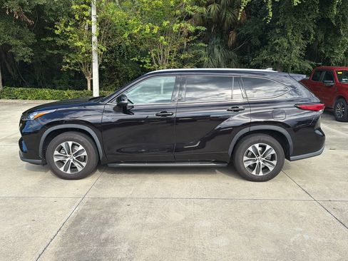 Used 2020 Toyota Highlander XLE FWD image 8