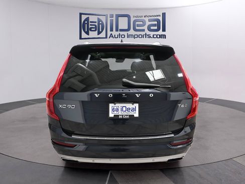 Used 2017 Volvo XC90 T6 Momentum w/ Vision Package AWD/4WD image 4