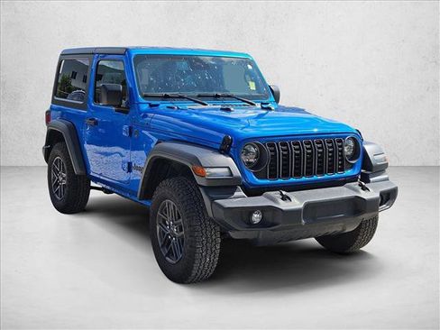 Used 2025 Jeep Wrangler Sport AWD/4WD image 2