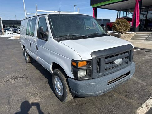 Used 2014 Ford E-250 and Econoline 250 image 2