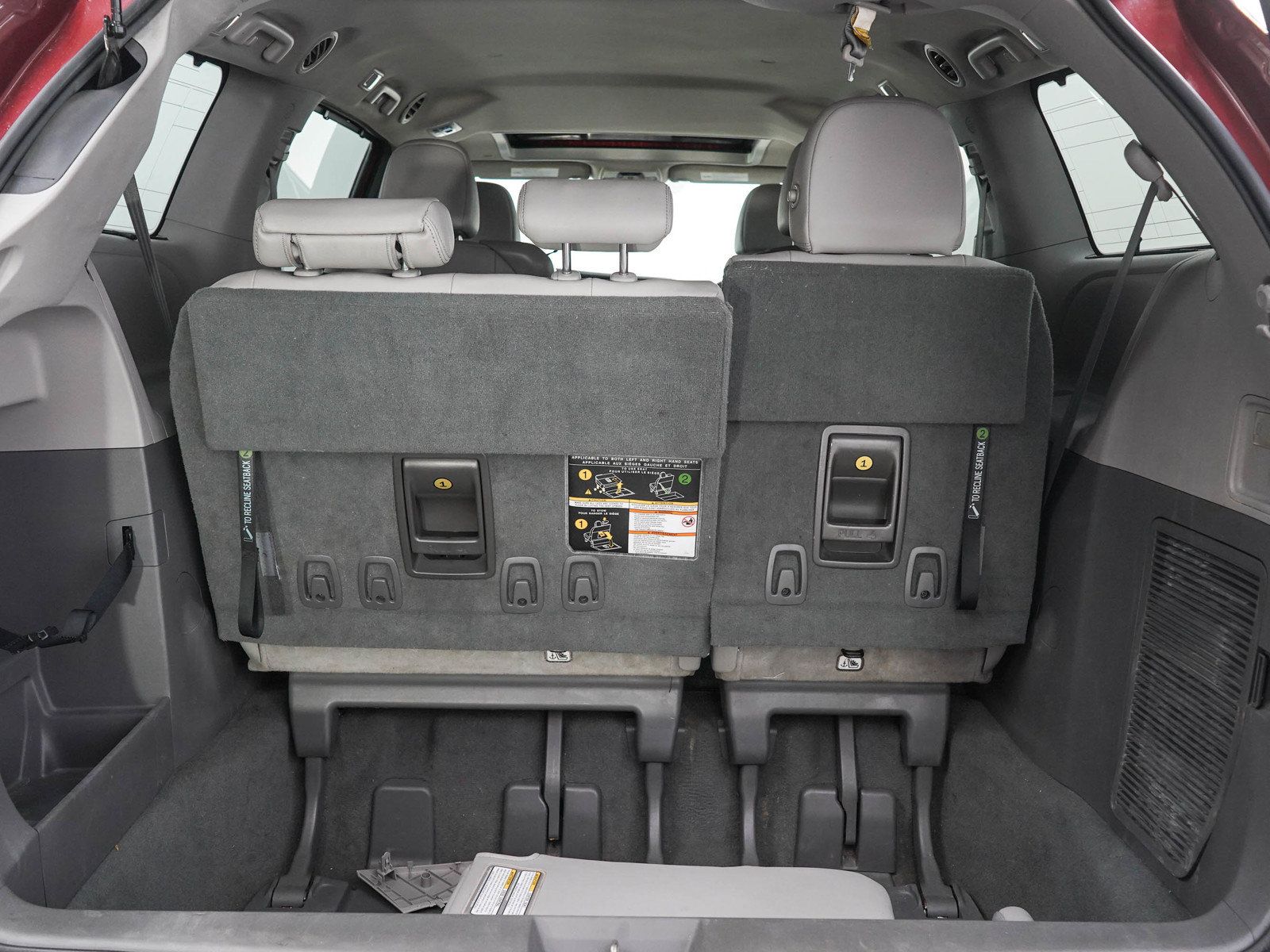 Used 2019 Toyota Sienna XLE FWD image 9
