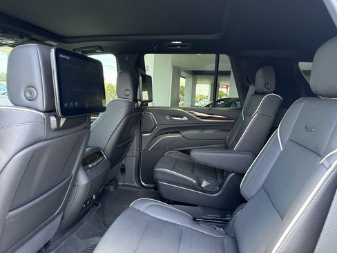 Certified 2024 Cadillac Escalade Premium Luxury AWD/4WD image 17