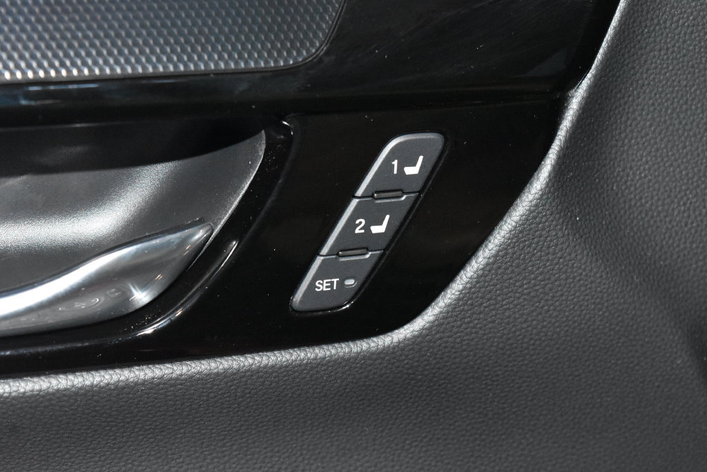 Used 2024 Honda CR-V EX-L image 5