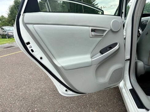 Used 2012 Toyota Prius Four FWD image 11