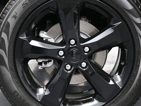 New 2025 Jeep Grand Cherokee Limited w/ Luxury Tech Group II image 33