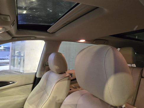 Certified 2019 INFINITI QX60 Luxe w/ Sensory Package image 9