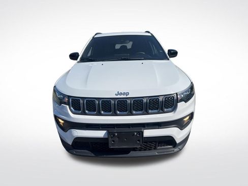 Used 2024 Jeep Compass Latitude w/ Altitude Special Edition AWD/4WD image 10