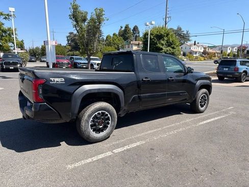 Used 2024 Toyota Tacoma TRD Off-Road w/ TRD Off Road Premium Package AWD/4WD image 5