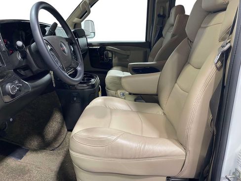 Used 2024 GMC Savana 2500 w/ Driver Convenience Package RWD image 17