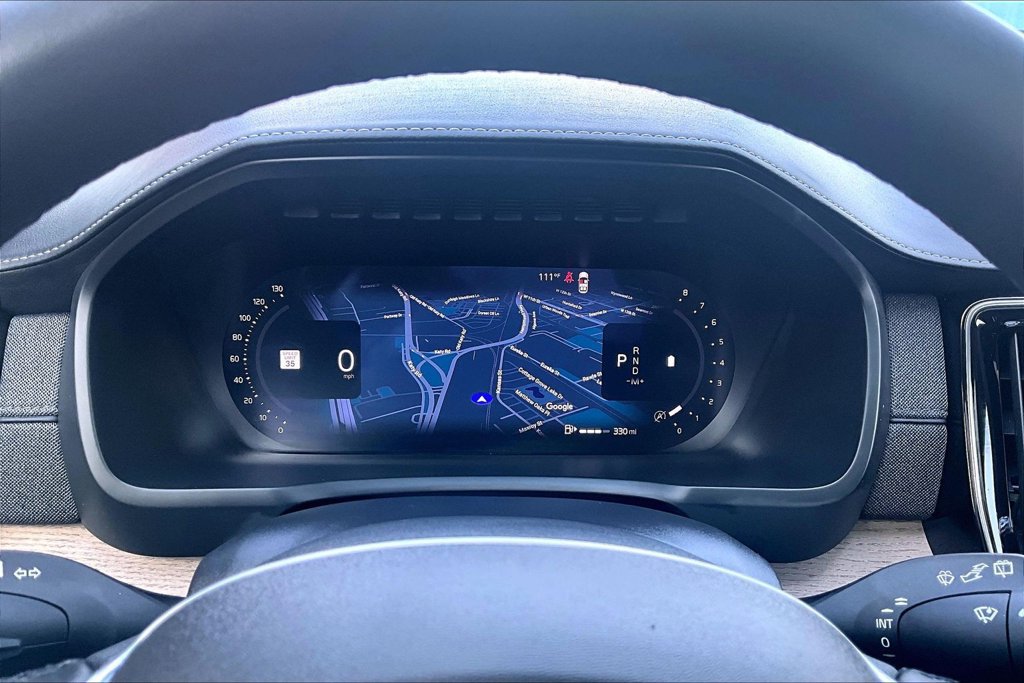 Certified 2026 Volvo XC90 B6 Plus AWD/4WD image 30