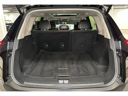 Used 2023 Nissan Rogue SV w/ SV Premium B Package FWD image 15