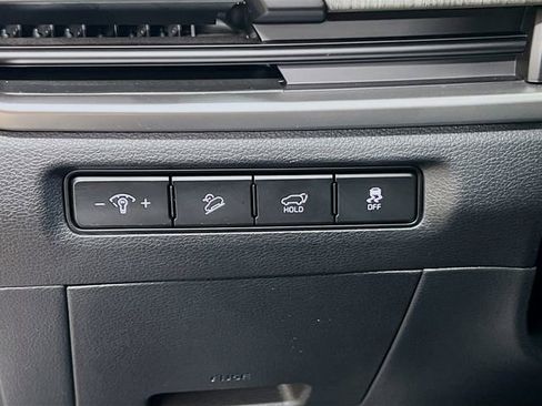 Certified 2025 Kia Telluride EX w/ EX Captain's Chair Package FWD image 10
