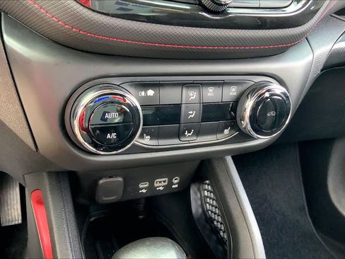 Used 2021 Chevrolet TrailBlazer RS w/ Convenience Package FWD image 32