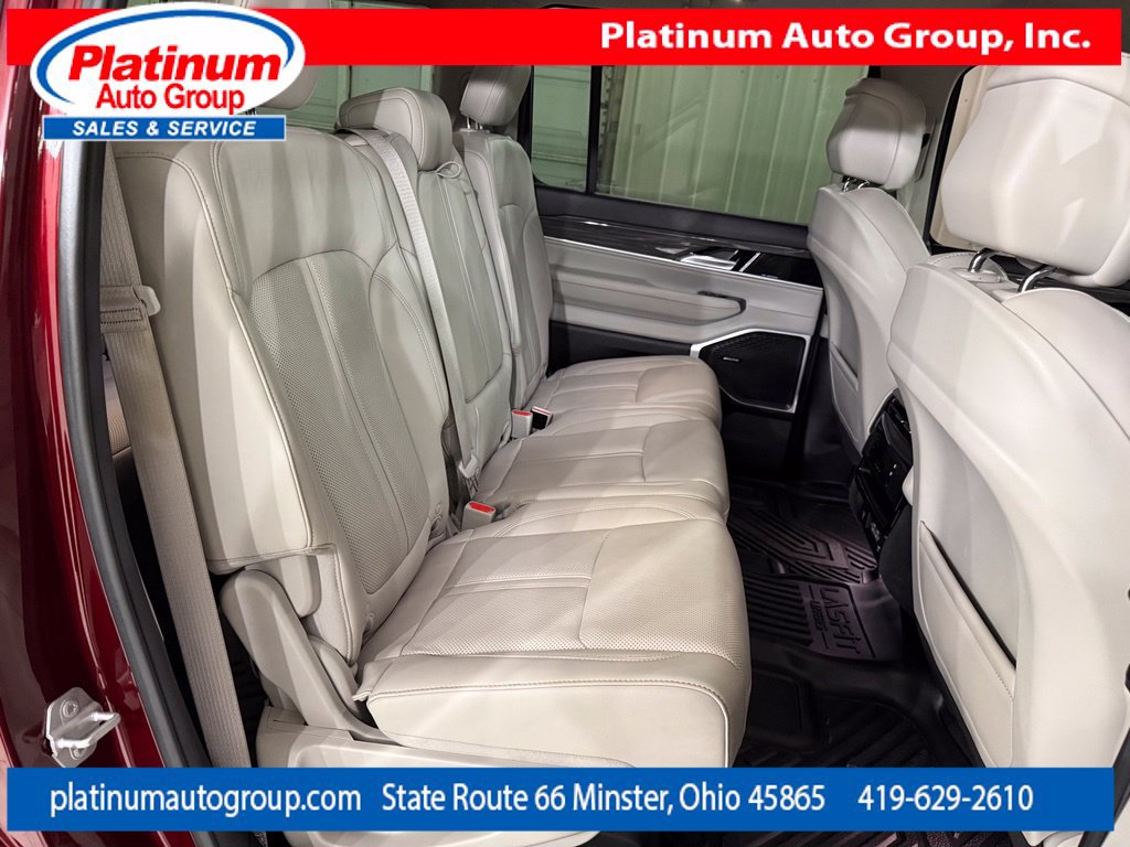 Used 2022 Jeep Wagoneer Series III AWD/4WD image 45