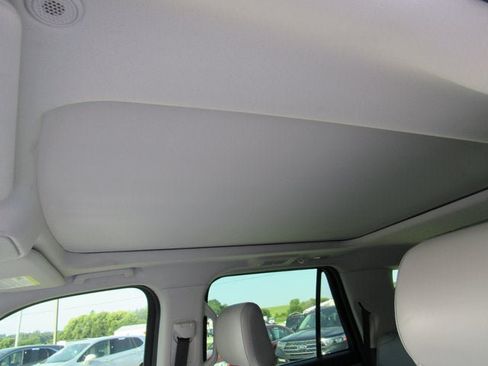 Used 2025 Ford Expedition Active AWD/4WD image 31