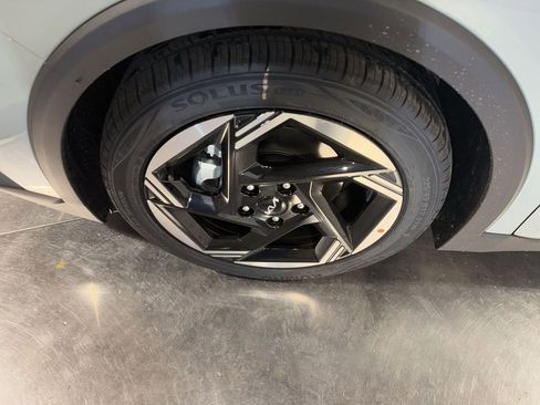 Certified 2025 Kia K4 EX image 10