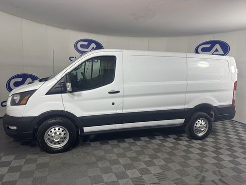 Used 2023 Ford Transit 250 Low Roof AWD image 5