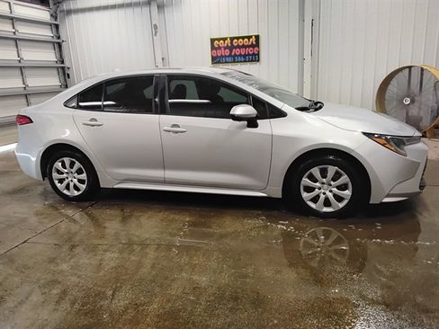 Used 2024 Toyota Corolla LE FWD image 2