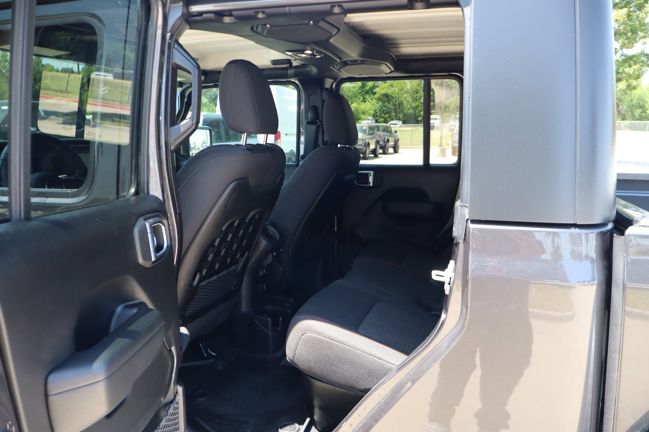 Used 2023 Jeep Gladiator Mojave w/ Trailer Tow Package AWD/4WD image 29