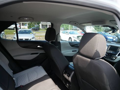 Used 2020 Chevrolet Equinox LS w/ LS Convenience Package AWD/4WD image 24