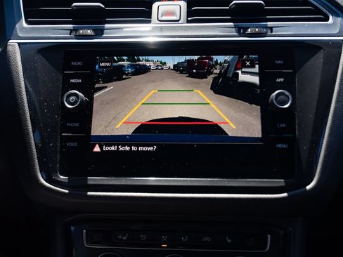 Used 2020 Volkswagen Tiguan SEL AWD/4WD image 13