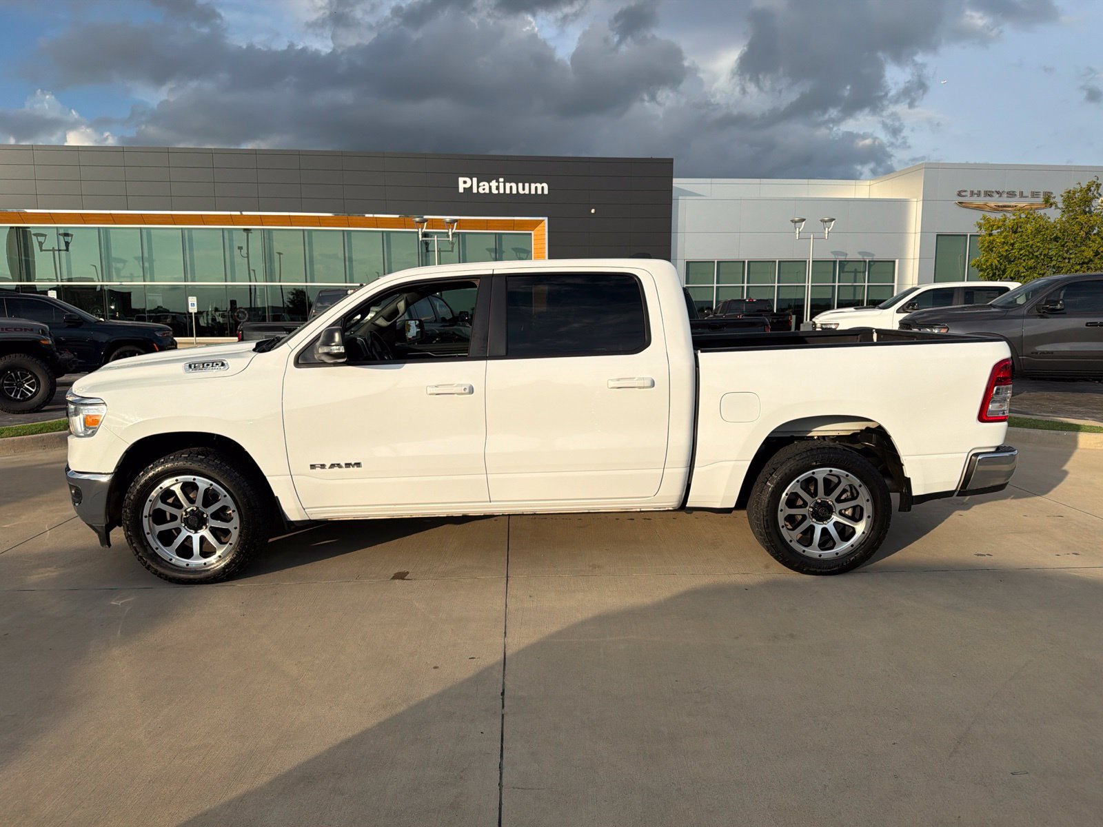 Used 2022 RAM 1500 Lone Star AWD/4WD image 2