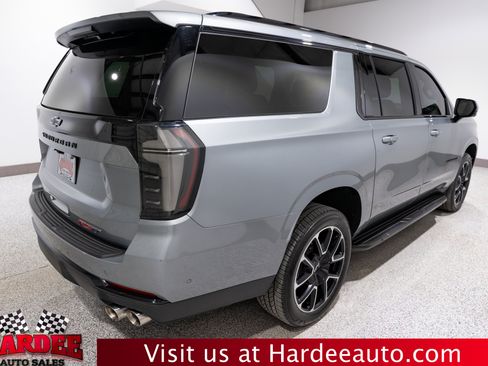 Used 2025 Chevrolet Suburban RST w/ Comfort Package AWD/4WD image 5