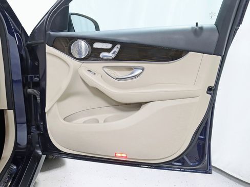 Used 2018 Mercedes-Benz GLC 300 GLC 300 4MATIC w/ Multimedia Package image 40