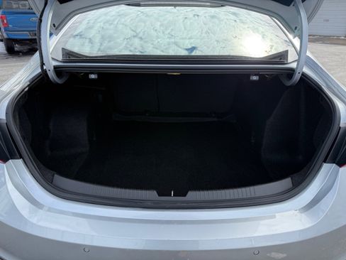 Used 2021 Chevrolet Malibu LT image 38