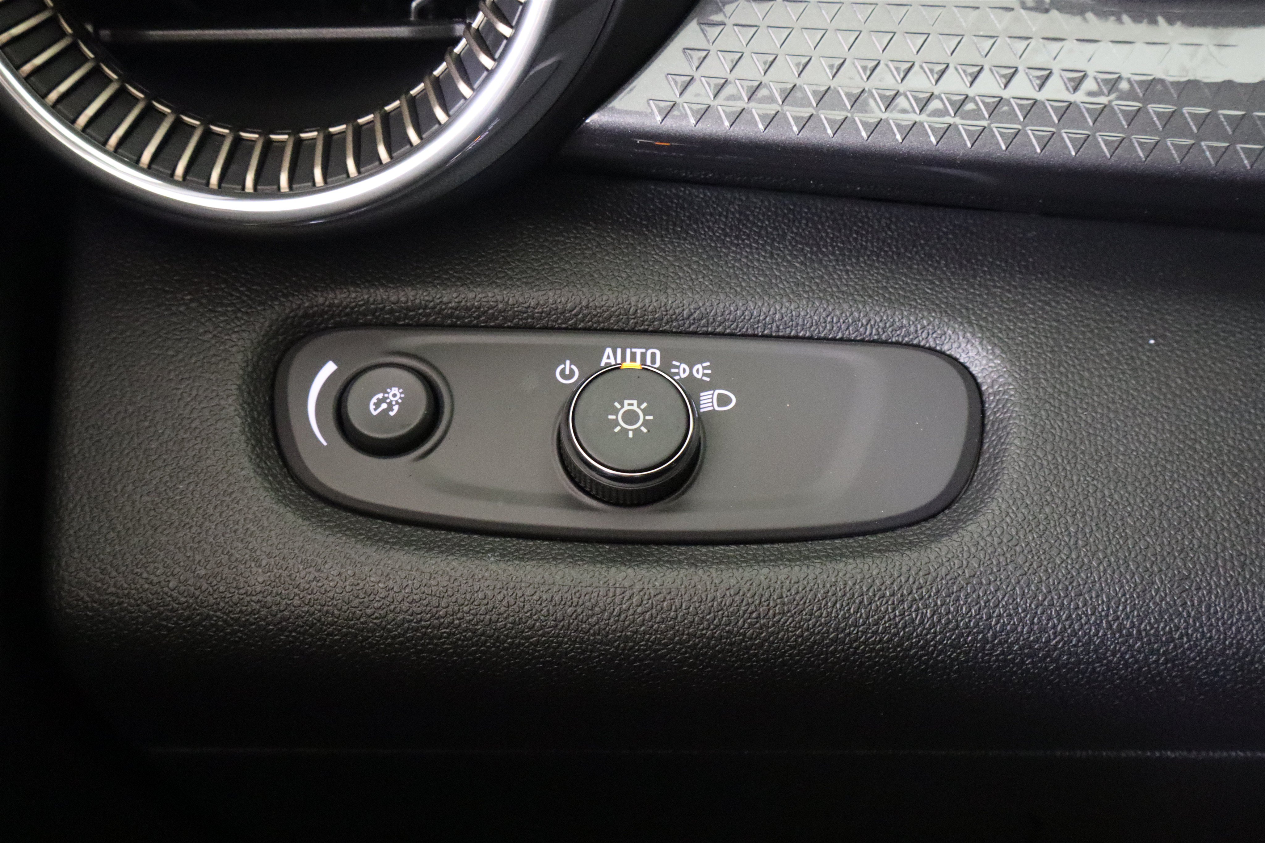 New 2026 Chevrolet Trax ACTIV w/ Driver Confidence Package FWD image 34