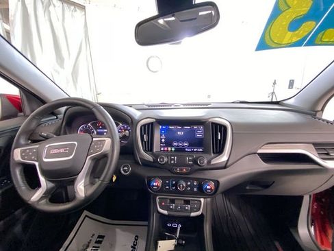 Used 2023 GMC Terrain SLT image 33
