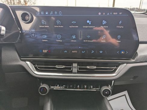 New 2026 Chevrolet Equinox EV LT image 22