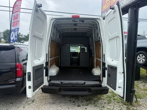 Used 2018 Nissan NV 2500 SV RWD image 5