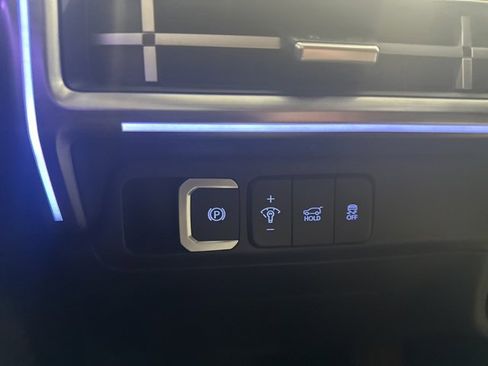 Used 2024 Hyundai Santa Fe Limited image 16