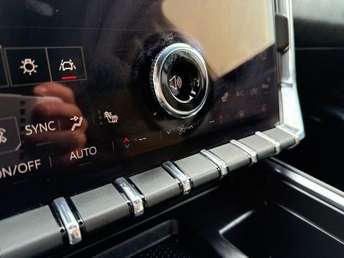 Certified 2025 GMC Acadia Elevation image 35