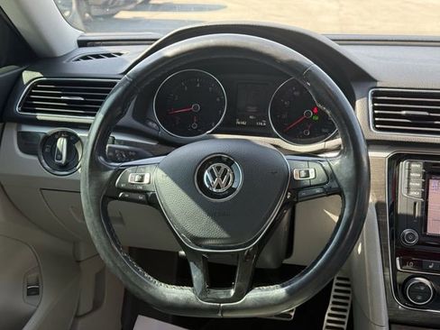 Used 2017 Volkswagen Passat 1.8T SEL Premium FWD image 23