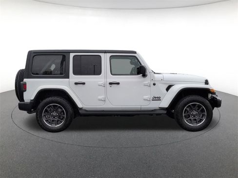 Used 2021 Jeep Wrangler Unlimited Sahara image 4