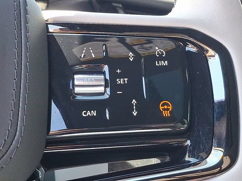 Certified 2026 Land Rover Range Rover Velar S AWD/4WD image 17