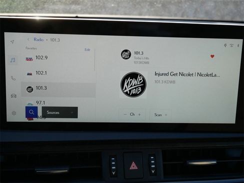 New 2025 Lexus ES 300h w/ Premium Package image 18