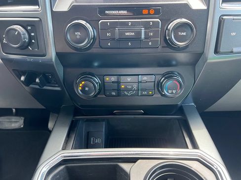 Used 2022 Ford F250 XLT w/ Black Appearance Package AWD/4WD image 30