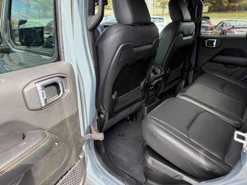 Used 2024 Jeep Wrangler Unlimited Sahara AWD/4WD image 20