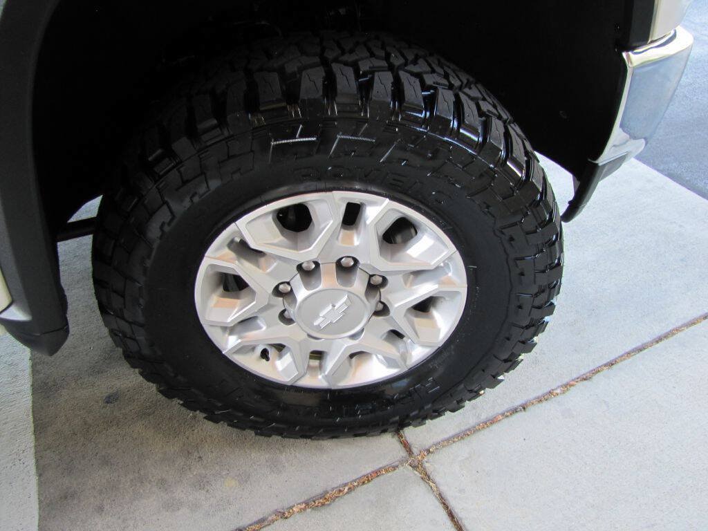Used 2020 Chevrolet Silverado 2500 LT w/ Z71 Off-Road Package AWD/4WD image 24
