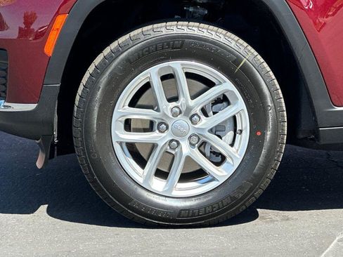 New 2026 Jeep Grand Cherokee L 4WD image 25