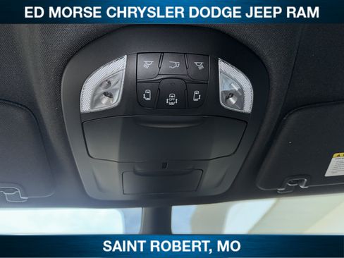 New 2027 Chrysler Pacifica Select AWD/4WD image 20