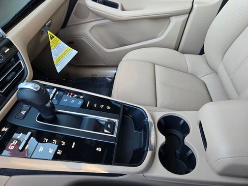 Used 2026 Porsche Macan image 24