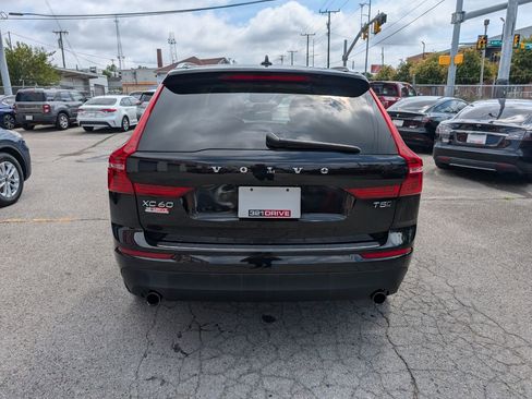 Used 2018 Volvo XC60 T5 Momentum w/ Convenience Package image 7