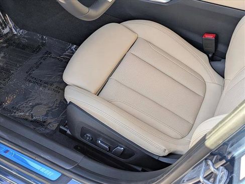 Used 2026 BMW 330i Sedan w/ M Sport Package image 4